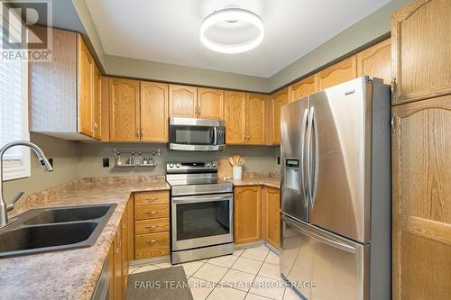 4 Bluegrass Drive, Barrie, ON - Indoor Photo Showing Kitchen With Double Sink
