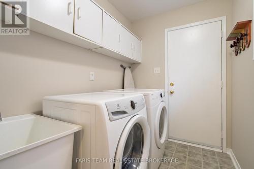4 Bluegrass Drive, Barrie, ON - Indoor Photo Showing Laundry Room