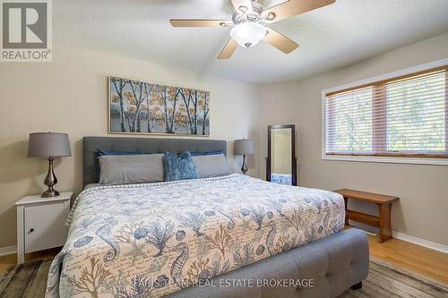 4 Bluegrass Drive, Barrie, ON - Indoor Photo Showing Bedroom
