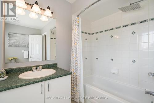 4 Bluegrass Drive, Barrie, ON - Indoor Photo Showing Bathroom