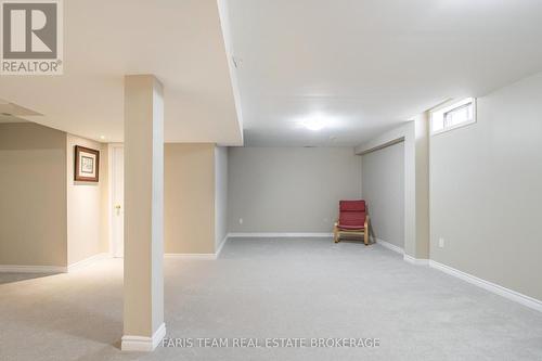 4 Bluegrass Drive, Barrie, ON - Indoor
