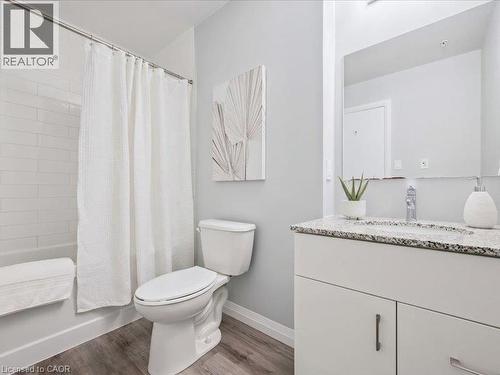 104 Garment Street Unit# 606, Kitchener, ON - Indoor Photo Showing Bathroom