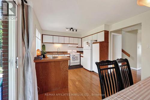 672 Champlain Drive, Cornwall, ON - Indoor Photo Showing Kitchen