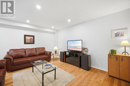 38 Furrows End, Brampton, ON - Indoor Photo Showing Living Room