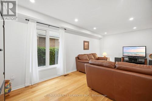 38 Furrows End, Brampton, ON - Indoor