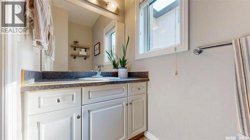 2806 Sunninghill Crescent, Regina, SK - Indoor Photo Showing Bathroom