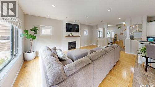 2806 Sunninghill Crescent, Regina, SK - Indoor Photo Showing Living Room With Fireplace