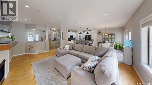 2806 Sunninghill Crescent, Regina, SK - Indoor Photo Showing Living Room