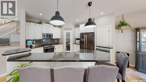 2806 Sunninghill Crescent, Regina, SK - Indoor Photo Showing Kitchen With Upgraded Kitchen