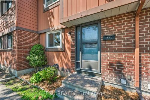 1999 FALKIRK CRESCENT  Ottawa, ON K1B 4Y8
