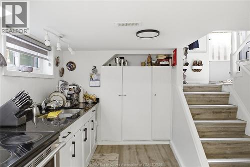 372 Lincoln Road Unit# 2, Windsor, ON - Indoor Photo Showing Kitchen