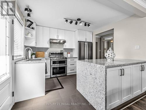 281 Thistle Down Boulevard, Toronto, ON - Indoor Photo Showing Kitchen With Stainless Steel Kitchen With Upgraded Kitchen