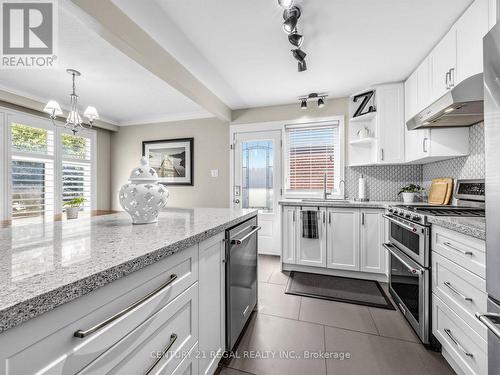 281 Thistle Down Boulevard, Toronto, ON - Indoor Photo Showing Kitchen With Upgraded Kitchen