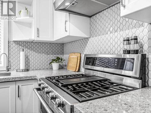 281 Thistle Down Boulevard, Toronto, ON - Indoor Photo Showing Kitchen With Upgraded Kitchen