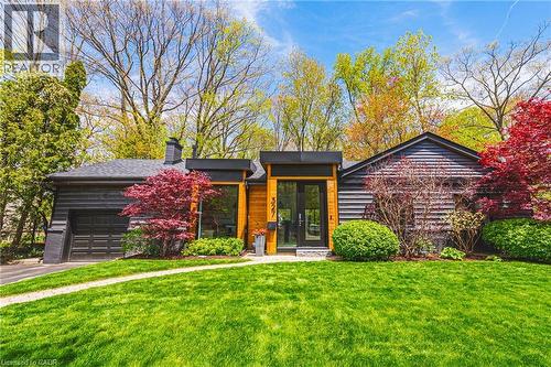 327 GOODRAM Drive  Burlington, ON L7L 2J9