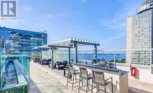 208 - 15 Queens Quay E, Toronto, ON - Outdoor