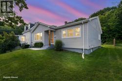 99 Thistle Street  Dartmouth, NS B3A 2V6