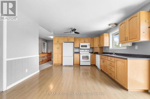 189 Arnold Drive, Perth, ON - Indoor Photo Showing Kitchen