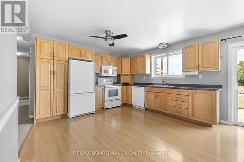 189 Arnold Drive, Perth, ON - Indoor Photo Showing Kitchen