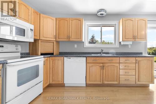 189 Arnold Drive, Perth, ON - Indoor Photo Showing Kitchen With Double Sink