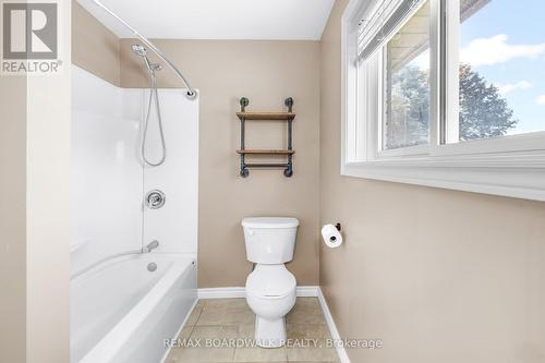 189 Arnold Drive, Perth, ON - Indoor Photo Showing Bathroom