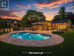2076 GLENFOREST CRESCENT  Oakville (Fd Ford), ON L6J 2G4