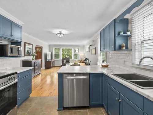 99 Thistle Street, Dartmouth, NS - Indoor Photo Showing Kitchen With Double Sink With Upgraded Kitchen