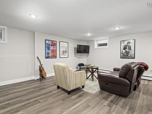 99 Thistle Street, Dartmouth, NS - Indoor