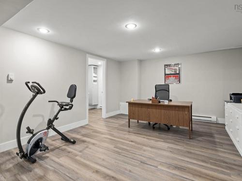 99 Thistle Street, Dartmouth, NS - Indoor Photo Showing Gym Room