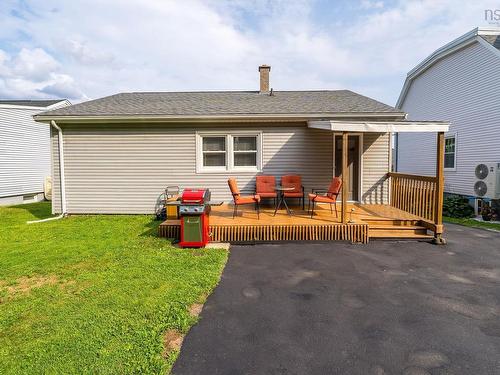 99 Thistle Street, Dartmouth, NS - Outdoor With Exterior