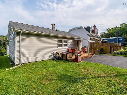 99 Thistle Street, Dartmouth, NS - Outdoor With Exterior