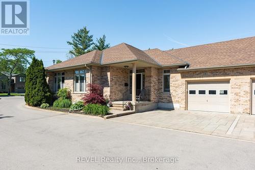 1 - 139 GLENDALE AVENUE  St. Catharines (Glendale/Glenridge), ON L2T 2K2