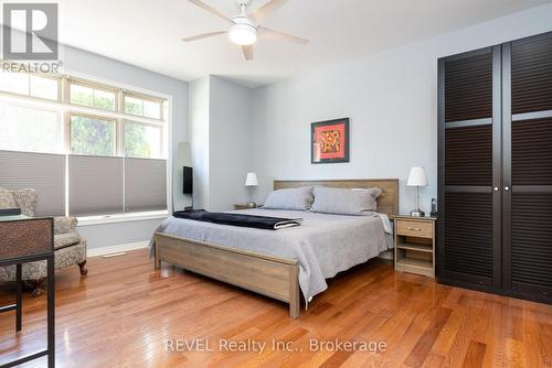 Oversized Primary suite - 1 - 139 Glendale Avenue, St. Catharines (Glendale/Glenridge), ON - Indoor Photo Showing Bedroom