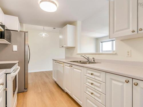 802 99 Waterfront Drive, Bedford, NS - Indoor Photo Showing Kitchen With Double Sink