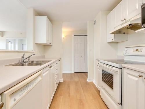 802 99 Waterfront Drive, Bedford, NS - Indoor Photo Showing Kitchen With Double Sink