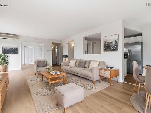 802 99 Waterfront Drive, Bedford, NS - Indoor Photo Showing Living Room