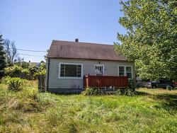 6 Harris Road  Dartmouth, NS B2Y 3J3