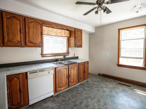 6 Harris Road, Dartmouth, NS - Indoor Photo Showing Kitchen With Double Sink