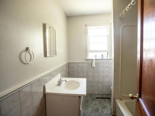 6 Harris Road, Dartmouth, NS - Indoor Photo Showing Bathroom