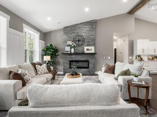 33 Rockcliffe Drive, Enfield, NS - Indoor Photo Showing Living Room With Fireplace
