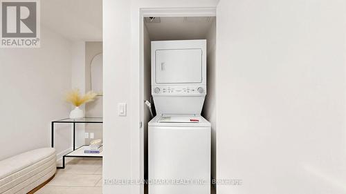 1314 - 35 Mercer Street, Toronto, ON -  Photo Showing Laundry Room