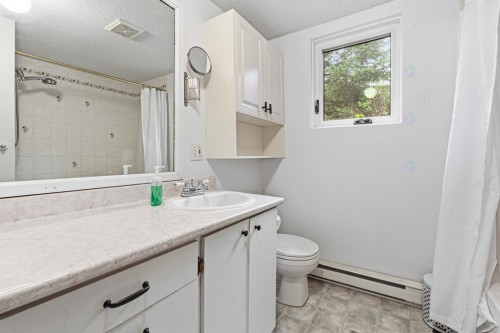 Salle de bains - 61 Ch. Charron, L'Ange-Gardien, QC - Indoor Photo Showing Bathroom