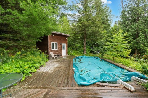 Piscine - 61 Ch. Charron, L'Ange-Gardien, QC - Outdoor
