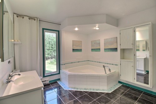 Salle de bains - 550 Rue Gilbert, Saint-Denis-De-Brompton, QC - Indoor Photo Showing Bathroom