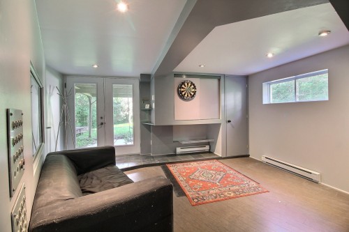 Salon - 550 Rue Gilbert, Saint-Denis-De-Brompton, QC - Indoor
