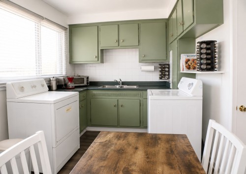 Cuisine - 677 43E Avenue, Montréal (Lasalle), QC - Indoor Photo Showing Laundry Room