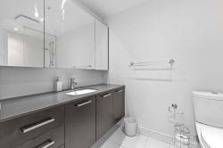 Salle de bains attenante à la CCP - 