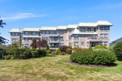 #310-9650 First St Sidney, BC V8L 3C9