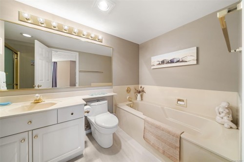 #310-9650 First St, Sidney, BC - Indoor Photo Showing Bathroom