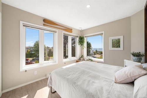 #310-9650 First St, Sidney, BC - Indoor Photo Showing Bedroom